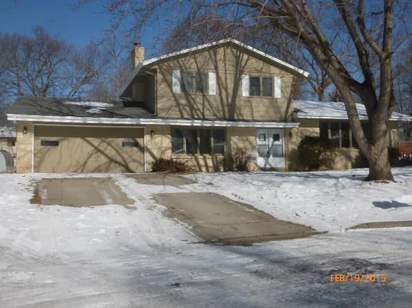 5950 Wisconsin Cir, New Hope, MN 55428