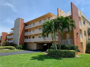 175 116th Ave APT 201, Treasure Island, FL 33706