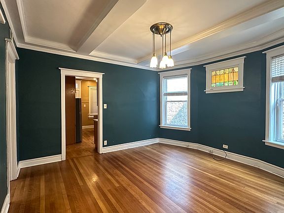 5th image of 6322 N Lakewood Ave #3