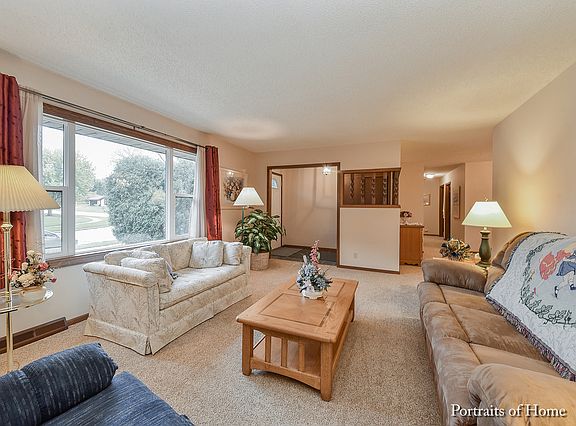 2nd image of 1507 Carlisle Ln