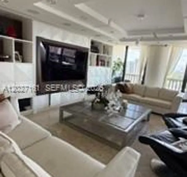 2000 Island Blvd #CU-1404 — Photo 3