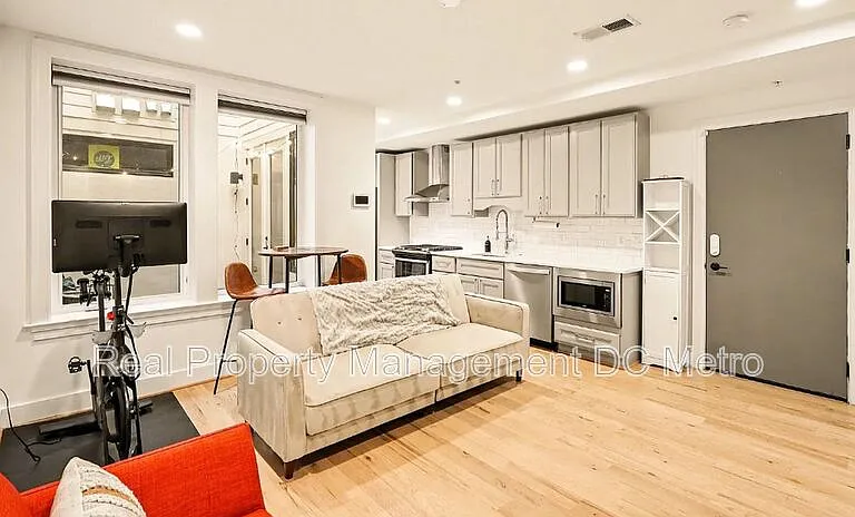 811 Upshur St NW #1 — Photo 13