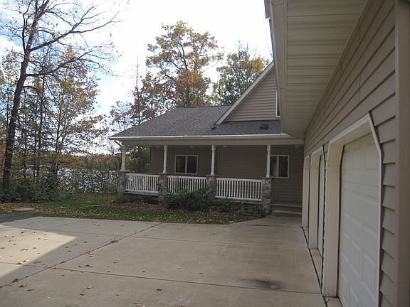 3 Car Attached Garage