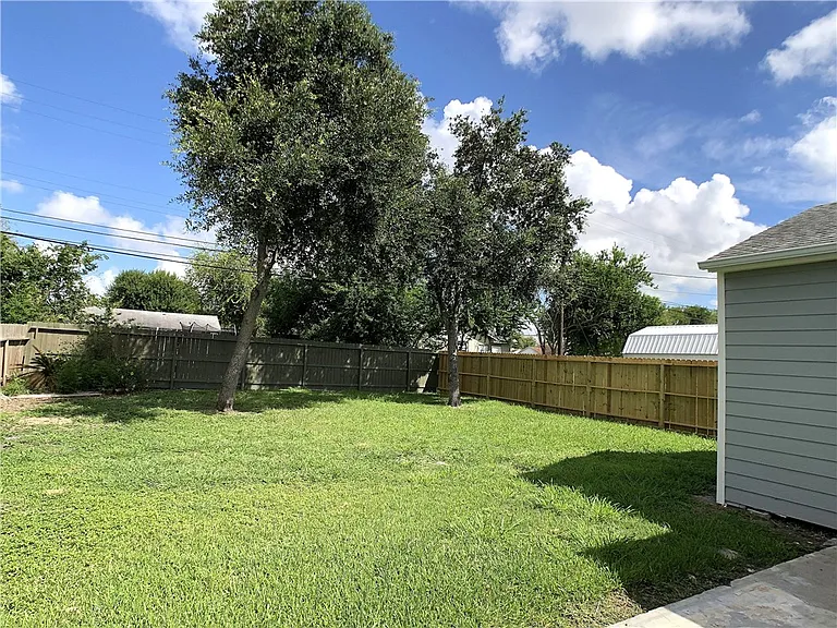 2409 Crews St #2409 — Photo 5