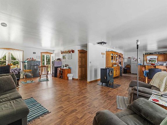 4th image of 620 Baker Ln