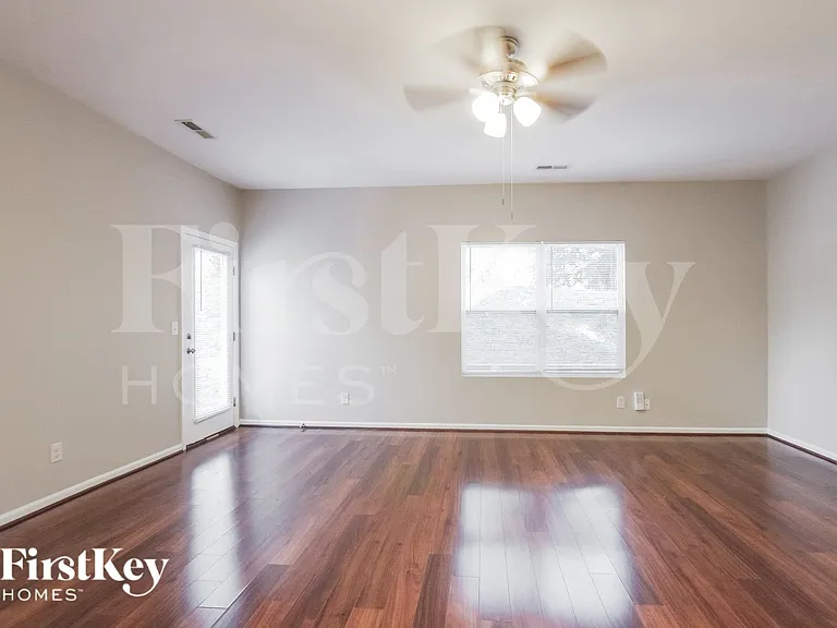 707 Rook Rd — Photo 3