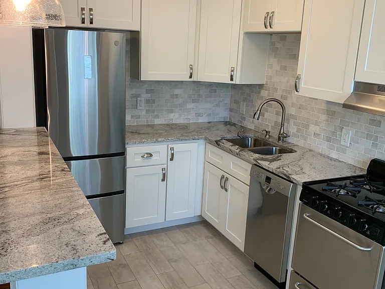 635 12th Ave NE #17 — Photo 3