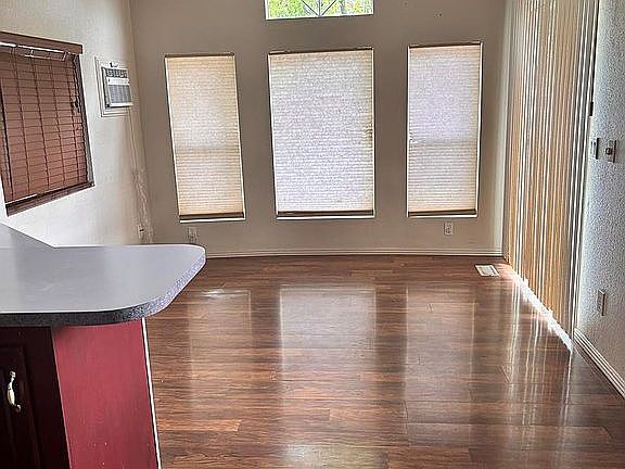 3rd image of 5 Tracy Dr #A