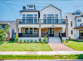 27 Spruce Rd, Ocean City, NJ 08226