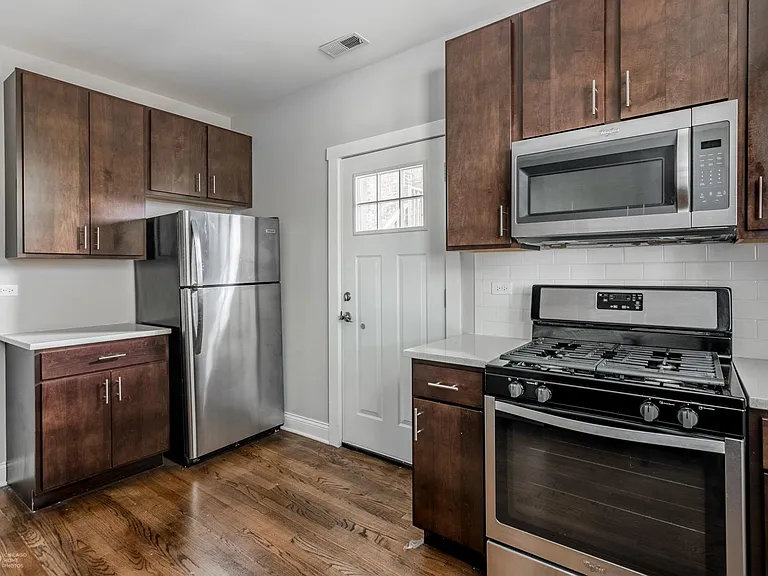 2507 W Catalpa Ave — Photo 13