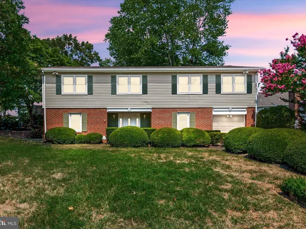 16222 Edgewood Dr, Dumfries, VA 22025