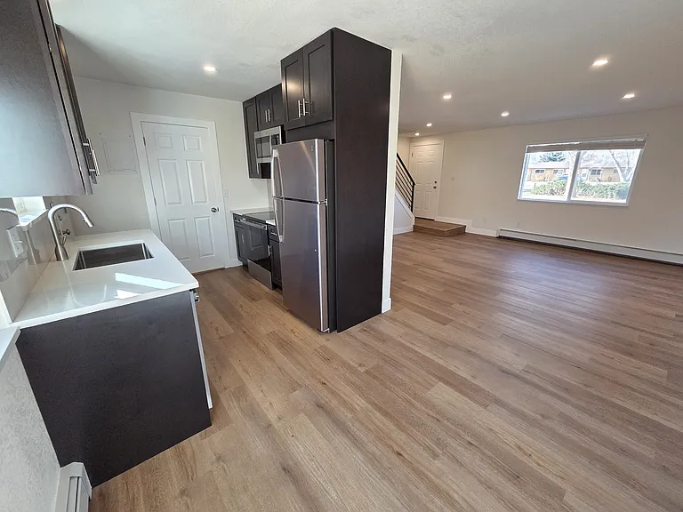 2137 Dexter Dr #C — Photo 2