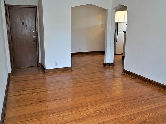 5th image of 1265 Moorlands Dr