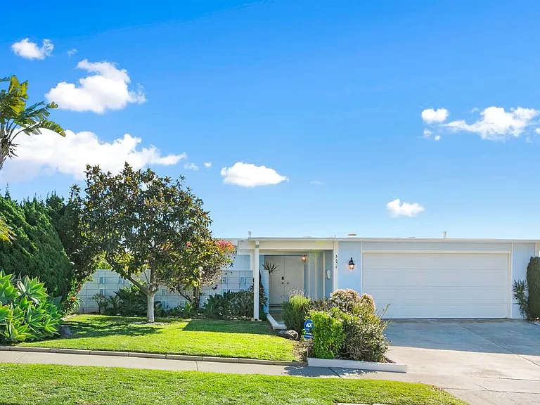 3636 Oceanhill Way — Photo 22