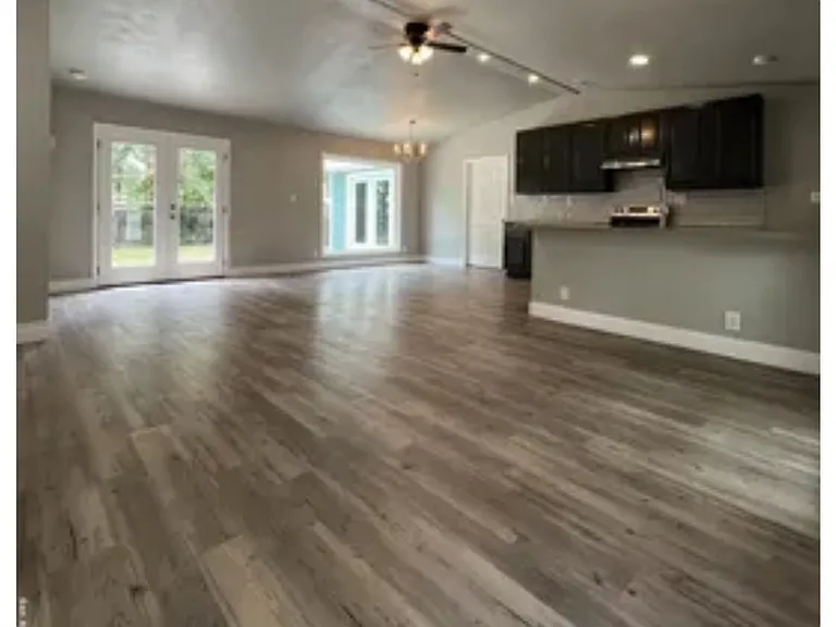 214 La Jolla Dr — Photo 1