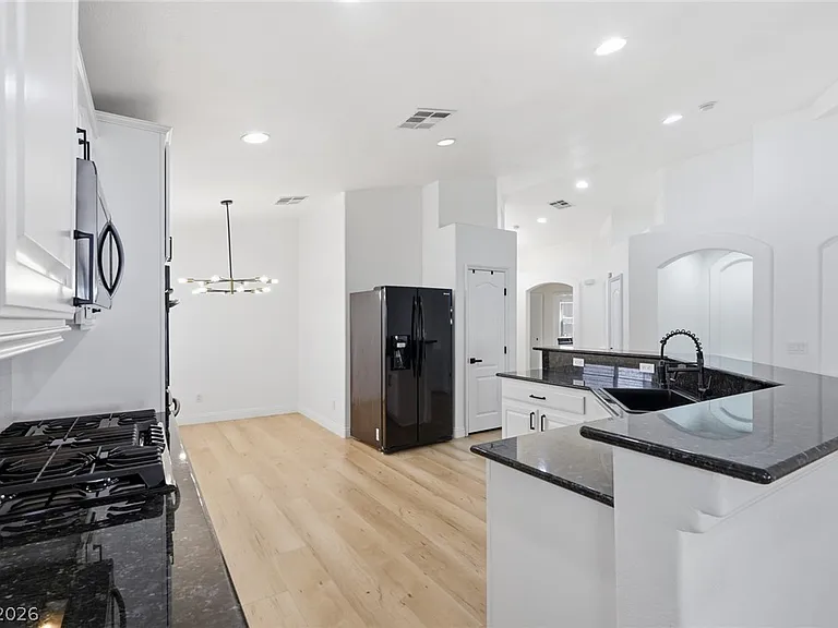 9717 High Alpine St — Photo 11