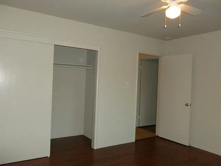 437 Central Ct — Photo 14