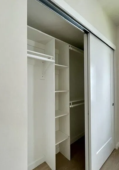 5230 1/2 Satsuma Ave — Photo 25