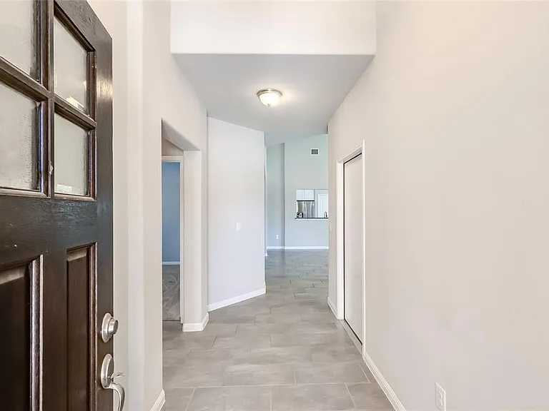 11608 Reading Ct — Photo 4
