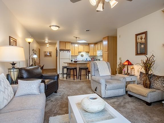 2nd image of 5601 Lexington St #5