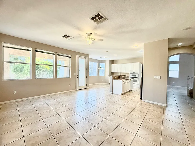 8917 Waltzing Waters Ct — Photo 12