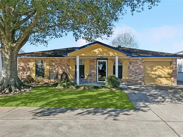 656 Grovewood Dr, Gretna, LA 70056