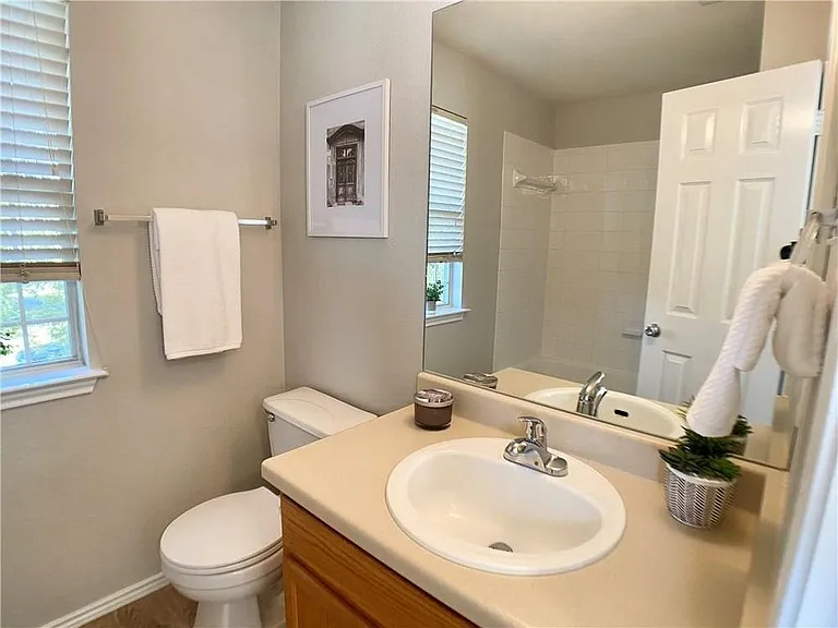 117 Decker — Photo 18