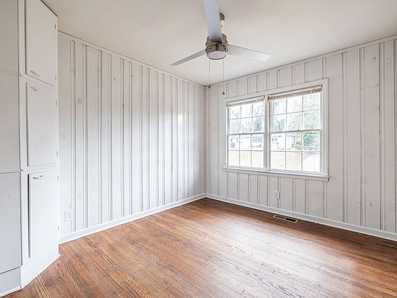 3rd image of 2986 Belvedere Ln