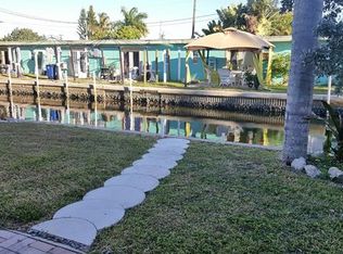 2621 Coco Plum Dr, Matlacha, FL 33993