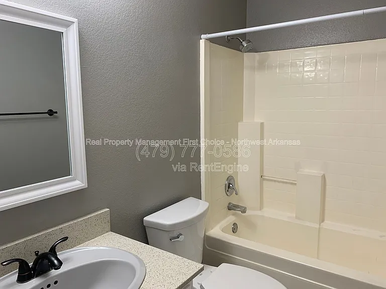 509 E Pinion St — Photo 8