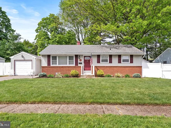 17 Shelley Ln, Hamilton, NJ 08690