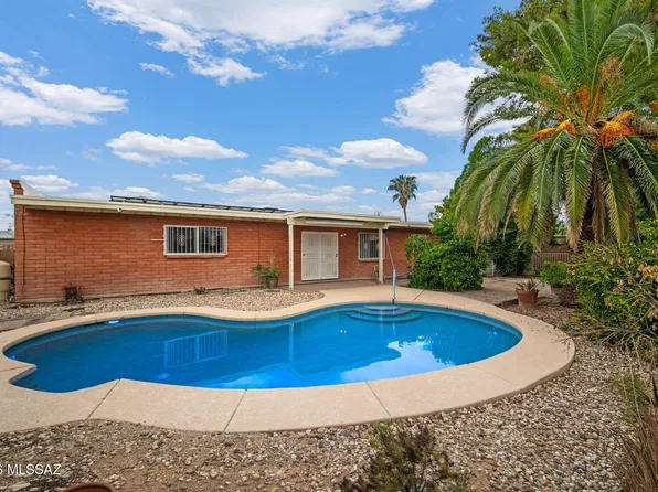 2000 N Heatherbrae Cir, Tucson, AZ 85715