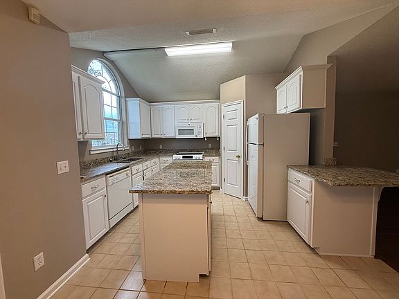 4th image of 53 Michael Ln