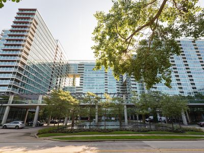 9715 Woods Dr UNIT 409, Skokie, IL, 60077