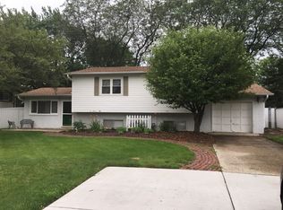 1005 79th St, Darien, IL