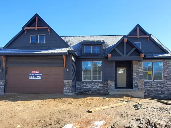 360 Hawkchase Ct NE, Grand Rapids, MI 49525