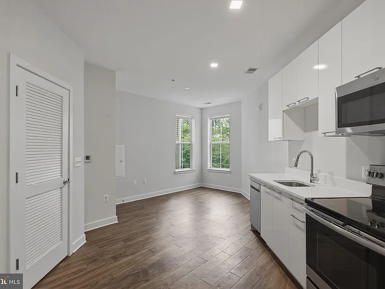989 S Buchanan St #308 — Photo 9