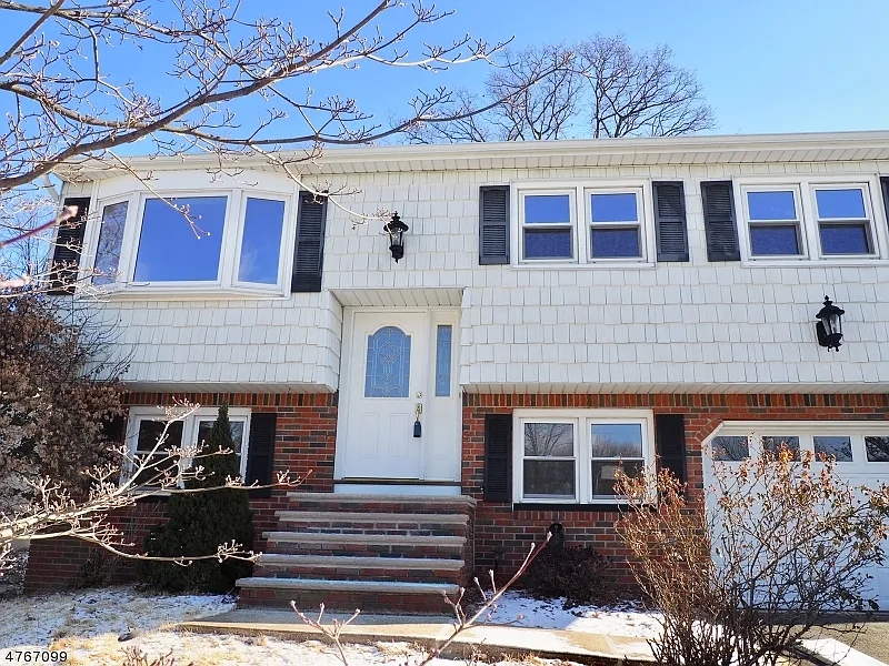 504 Mansel Dr photo 1