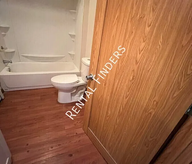 222 E Main St #6 — Photo 20