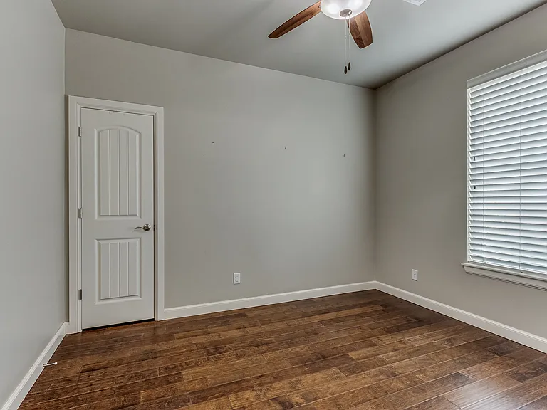 2700 Tranquilo Ln — Photo 8