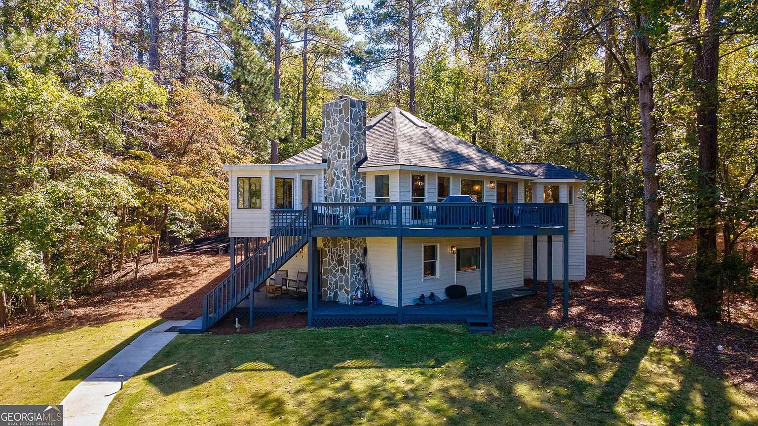 1691 White Oak Dr photo 1