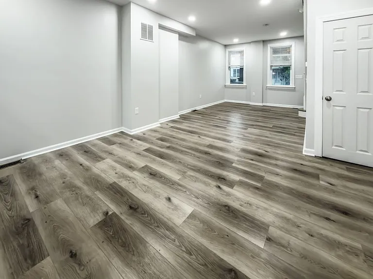 2332 N Monroe St — Photo 4
