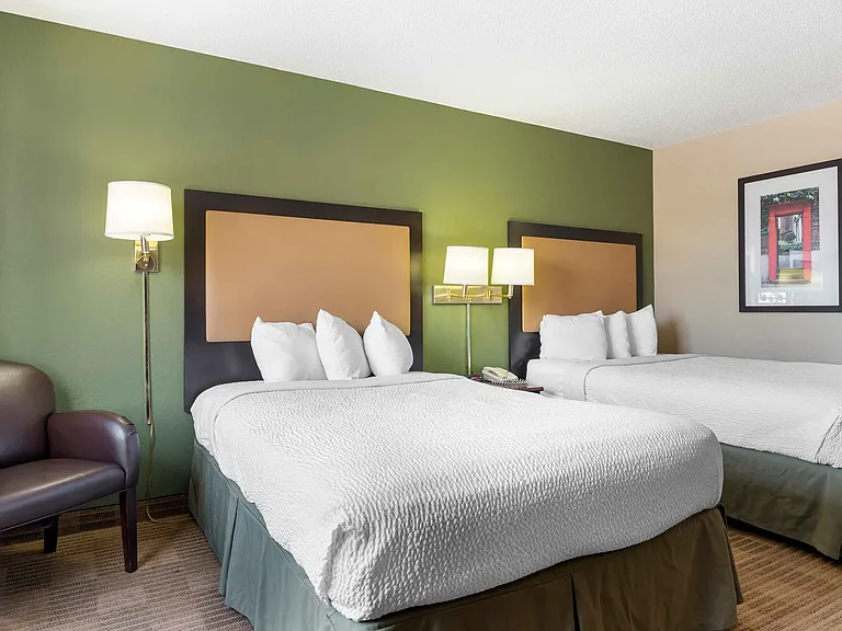 Studio Suite - 2 Full Beds