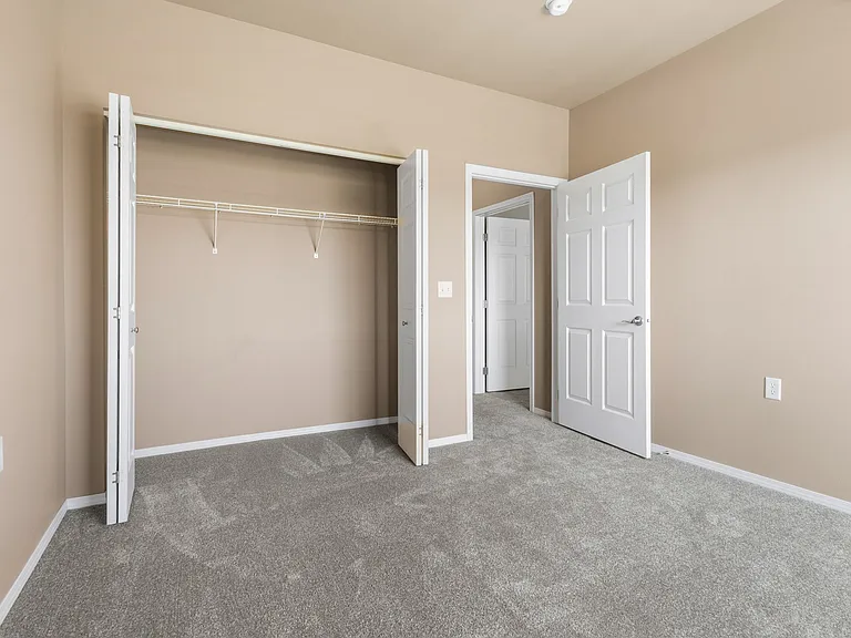 Prairiewood Apartments and Townhomes — Photo 16