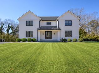 45 Columbine Ave N, Hampton Bays, NY 11946