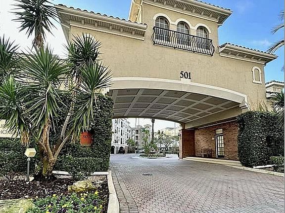 2nd image of 501 Knights Run Ave APT 4105