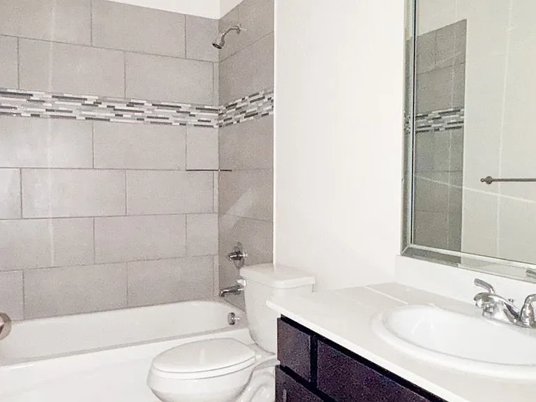 4913 Rose Garden Loop — Photo 6