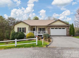26 Lancaster Ln, Weaverville, NC 28787