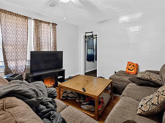 5th image of 157 Arnett Blvd