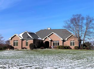 W7510 Oak Ridge Dr, Delavan, WI 53115